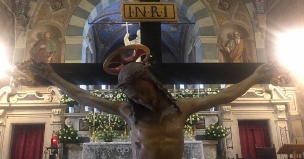 3 maggio processione con l’immagine venerata del SS. Crocifisso