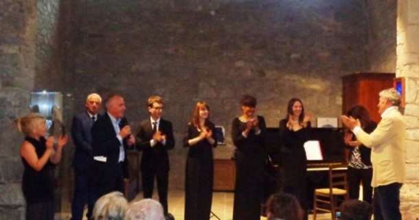 Premiato l’impegno della sezione Val di Turrite. Successo per il concerto ai Romiti