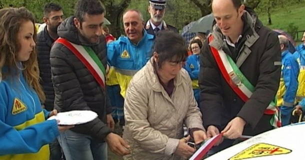 Il servizio di Noi Tv - Inaugurazione nuovo mezzo attrezzato a S. Rocco in Turrite 24 aprile 2016