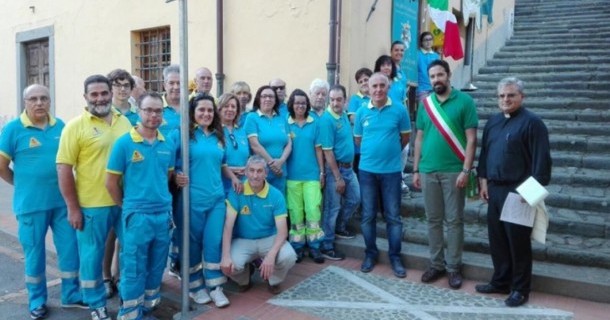 Inaugurato il DAE a Pescaglia, nella piazza del Comune.